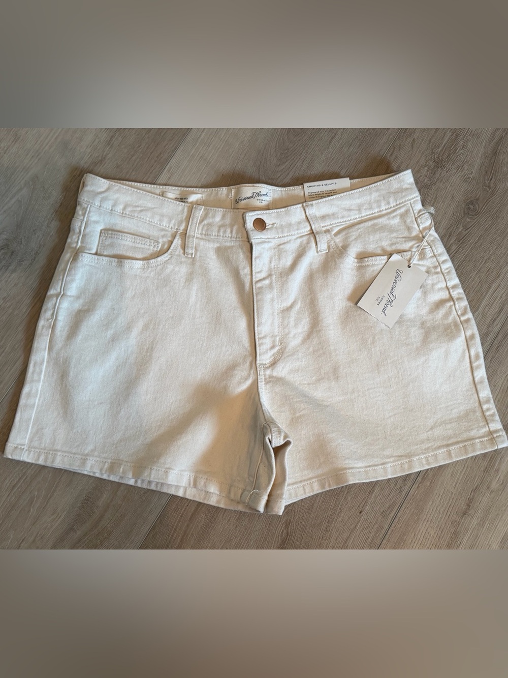 Universal Thread Off White High-Rise Denim Shorts - Casual Summer Staple